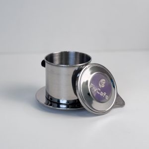 Phin pha cà phê FivCafe được thiết kế theo phong cách truyền thống Việt Nam, giúp chiết xuất cà phê đậm đà và chuẩn vị nhất.