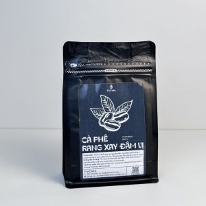Cà phê rang xay đậm vị FivCafe mang hương thơm mạnh mẽ, vị cà phê rõ nét và đậm sâu đặc trưng.