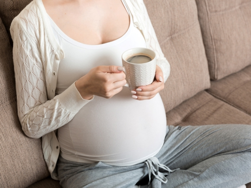 Phụ nữ mang thai Phụ nữ mang thai nên hạn chế caffeine và chỉ sử dụng theo khuyến nghị của bác sĩ. Nếu uống, nên chọn buổi sáng hoặc đầu giờ chiều và không dùng quá nhiều trong ngày.