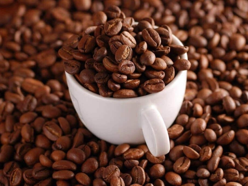 Moka có phải Arabica? Có. Moka thuộc nhóm Arabica, thường được biết đến với đặc điểm hạt nhỏ và hương vị tinh tế. Vì vậy, có thể hiểu Arabica là nhóm lớn, còn Moka là một dòng cà phê có đặc trưng riêng.